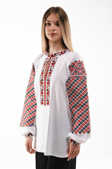 Жіноча вишиванка "Франківська" з орнаментом – біла