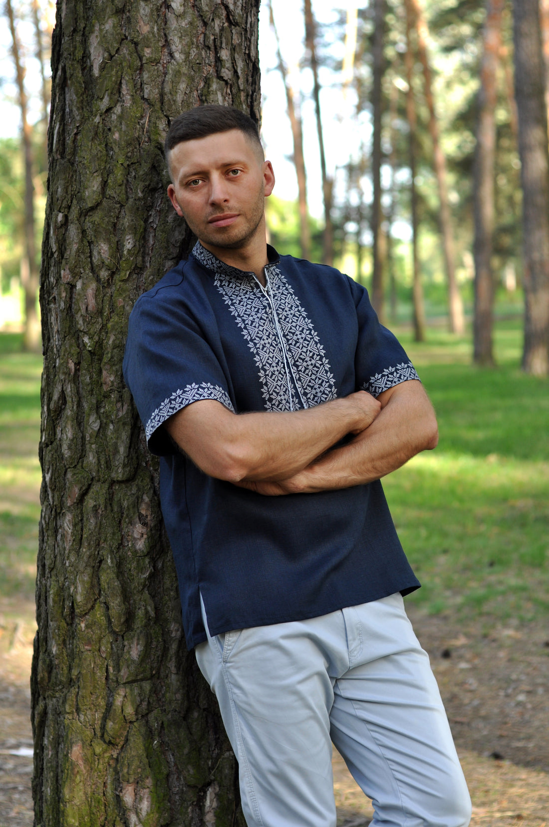 Men's Blue Linen Shirt With Embroidery And Short Sleeves