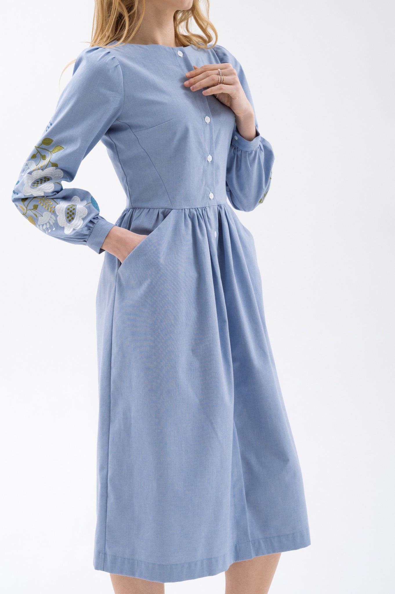 Dress With Embroidered Flowers In Shades Of Sky Blue Ornament