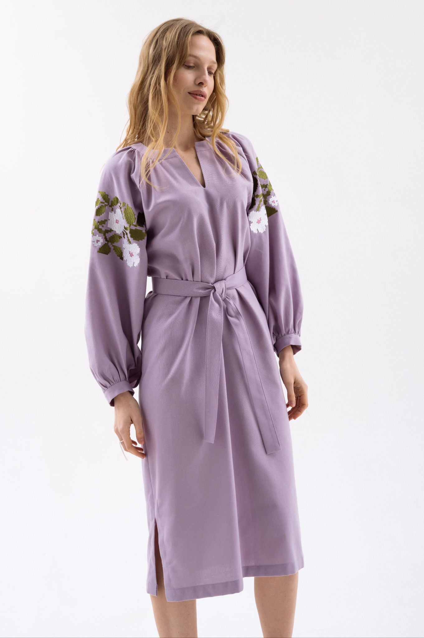 Lilac Dress With Delicate Embroidered Detail Ornament