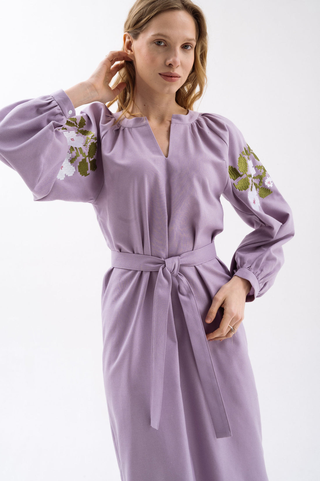 Lilac Dress With Delicate Embroidered Detail Ornament