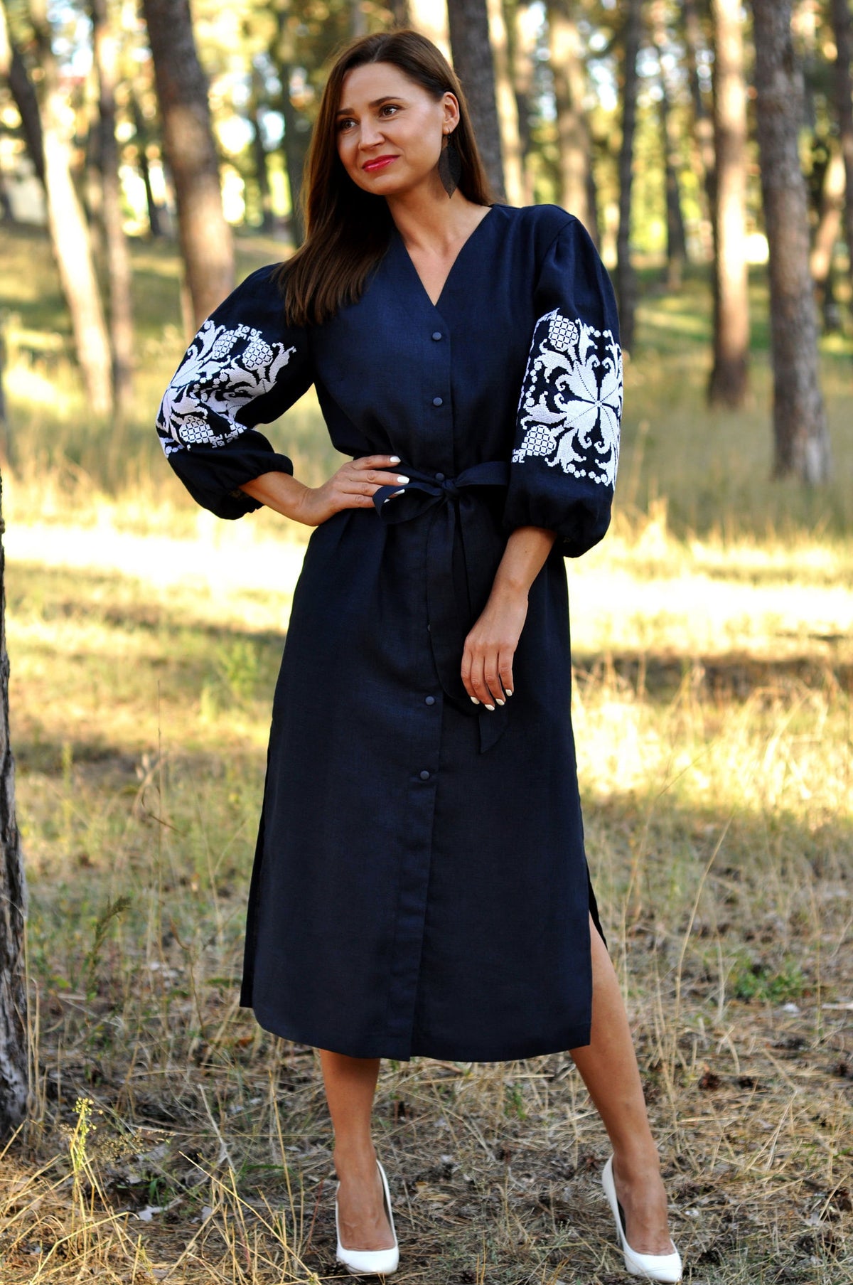 Linen Dressing Gown With Accent Embroidery Ornament
