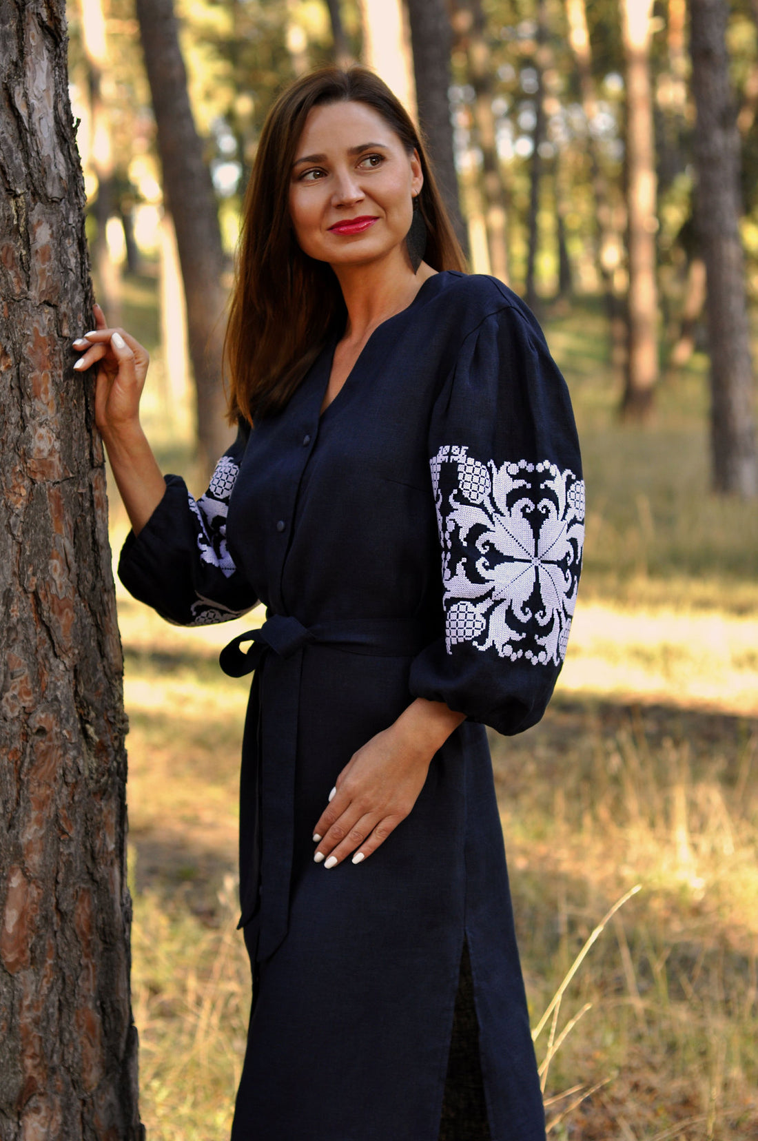 Linen Dressing Gown With Accent Embroidery Ornament