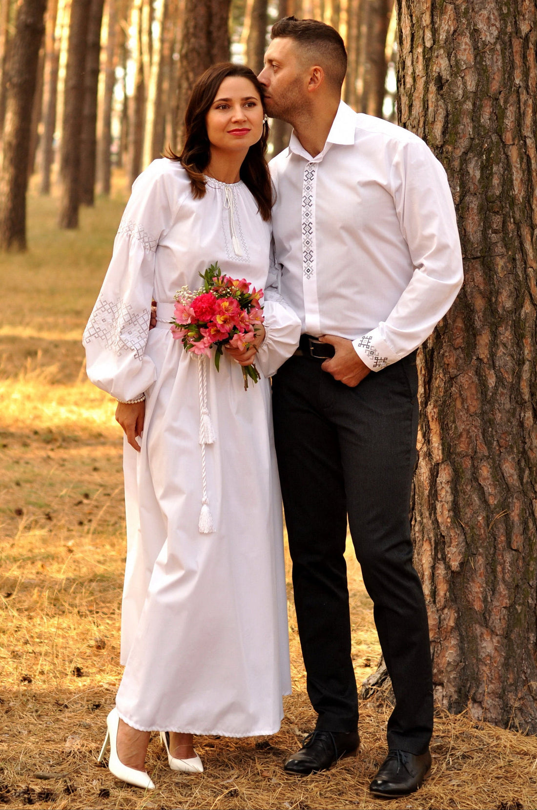 Wedding Dress with Delicate Lace Embroidery Ornament